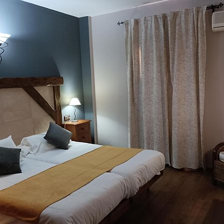 Hotel Rural Los Tadeos Zahara De La Sierra Extérieur photo