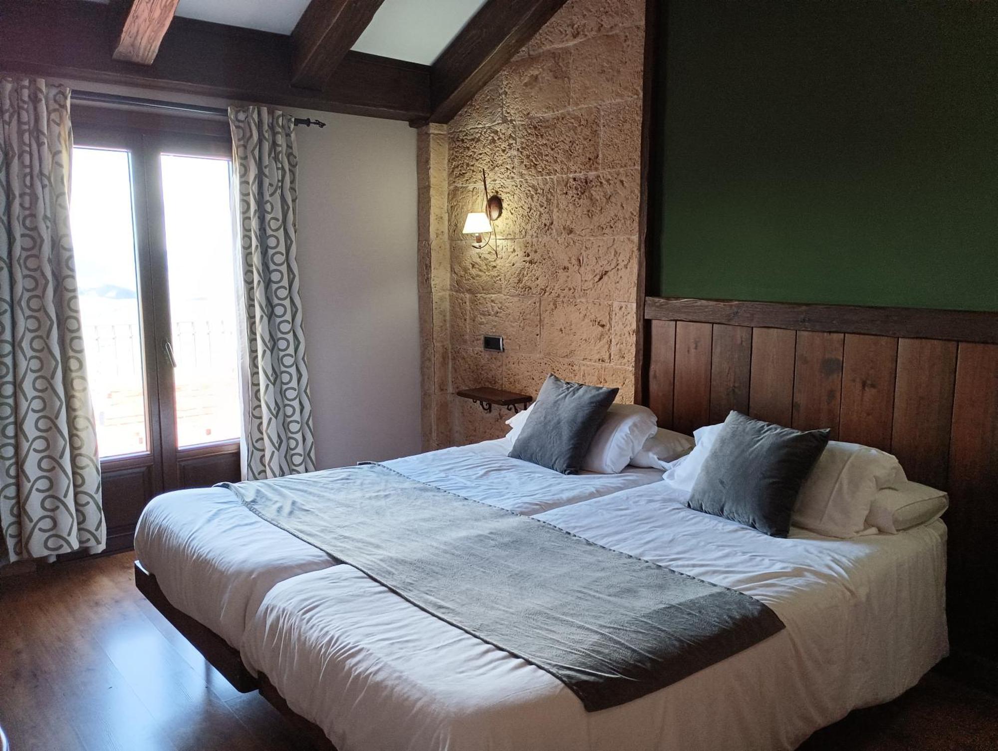 Hotel Rural Los Tadeos Zahara De La Sierra Extérieur photo